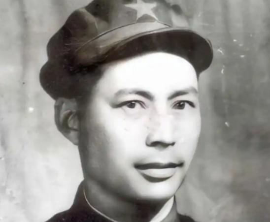 1952年，67军军长在朝鲜离奇去世，彭老总去医院探望，看到遗体的那一刻大惊失色