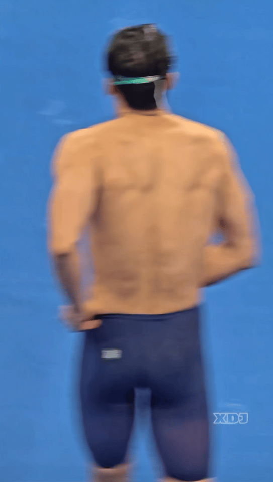 每次看到汪顺的身体都会感叹人怎么能完美成这样