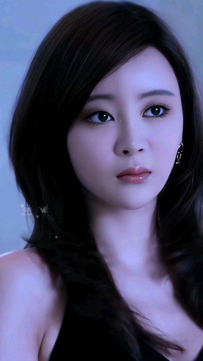 孙雅：从校园校花到模特圈实力从业者。

这个来自甘肃平凉的姑娘，有着精致的脸庞和