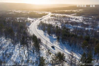 华为乾崑x奕境冬测这么大那么稳奕境首款家庭旗舰大六座SUV获HUAWEI XMC