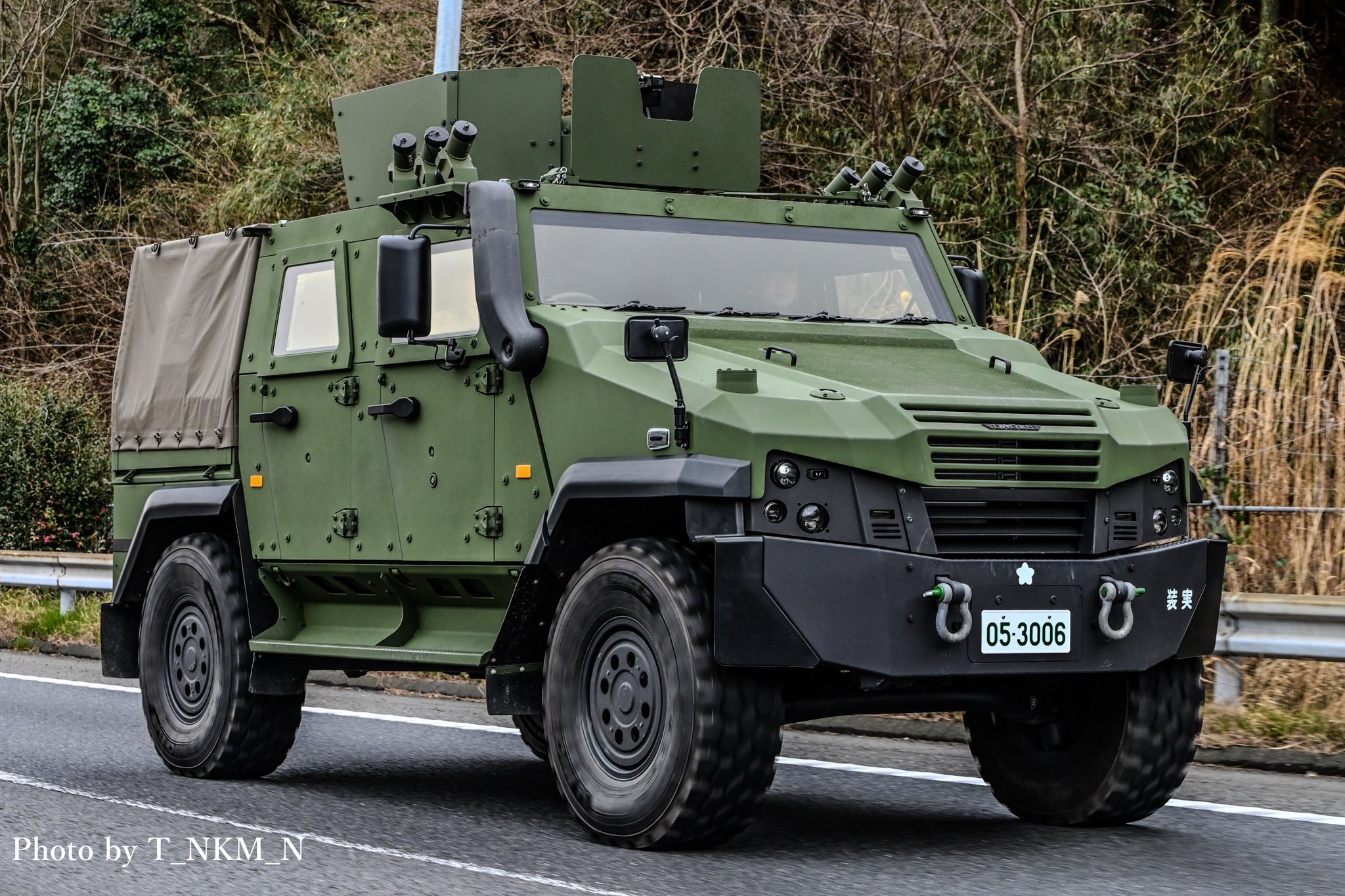 接受日本陆上自卫队装备试验队测试的瑞士莫瓦格（MOWAG）公司“雄鹰-5”（Ea