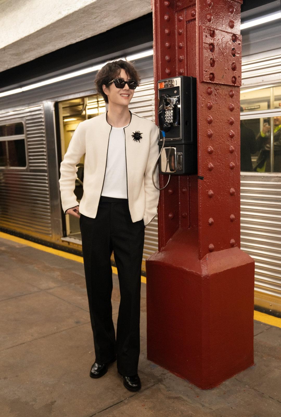 “穿超季像喝水一样简单的王一博”，纽约香奈儿2026高级手工坊，最具调性的香家贵