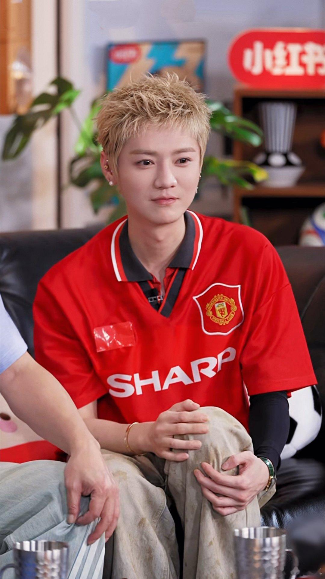 鹿晗鹿晗gapday音乐节全世界最帅的老板一路前行，彼此照亮，慢慢成为更好的我们