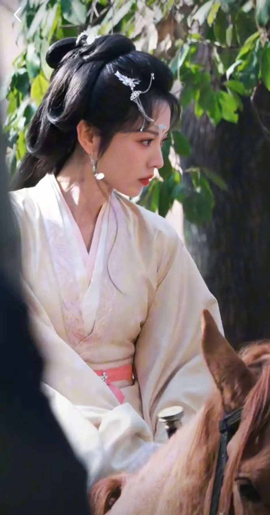 田曦薇嫁金钗今日路透怎么样 