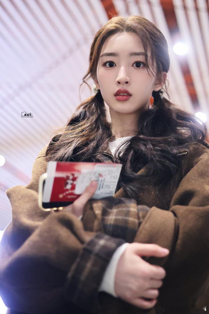 邓恩熙又有新剧了 05花邓恩熙真的闷声干大事，新剧一部接一部，这次解锁许随这个角