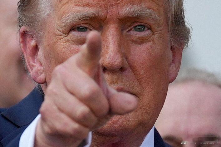 特朗普认为，是美国重建了韩国，现在韩国富得流油，却还要美国花钱保护它，简直岂有此