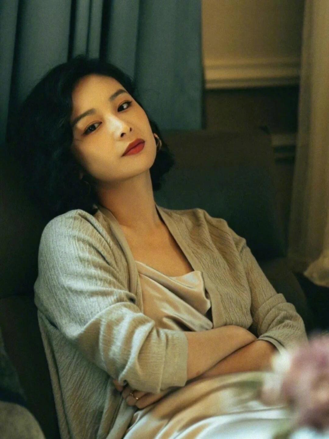 高叶这样演可镇不住高启强高叶信念感崩塌最快的一次高叶在《周五晚高疯 》努力凹甜美