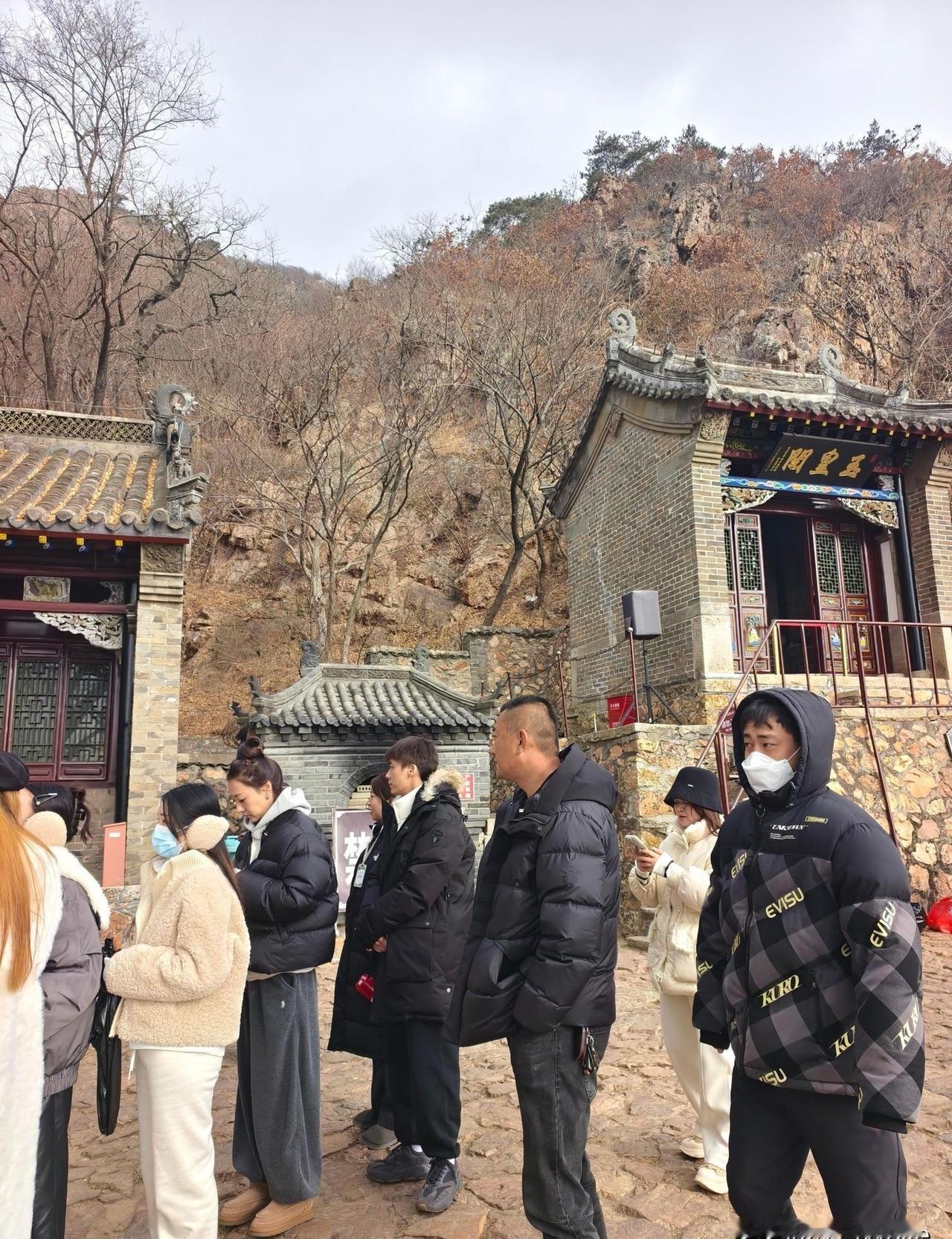 你根本认不出他了。
2016年夏天追《青云志》的人，现在孩子都会打酱油了。
杨紫