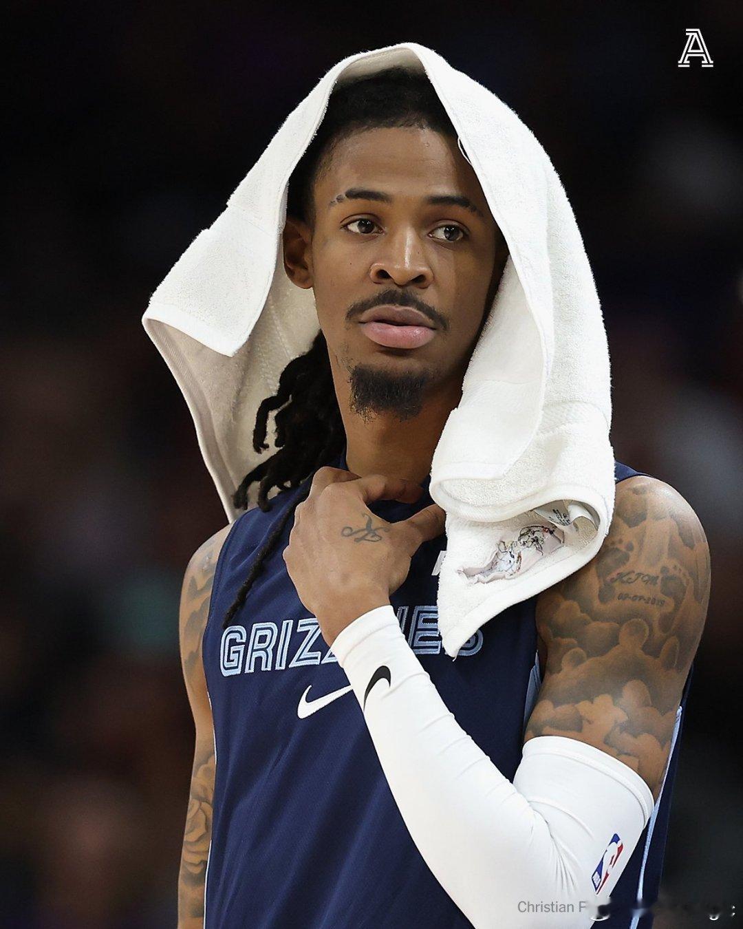 灰熊官宣：莫兰特遭遇左肘尺侧副韧带扭伤，预计将在三周后重新接受评估。交易截止日是