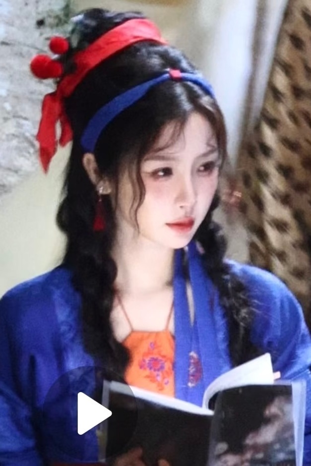 来一个24h临时头像 喜欢盼盼这个妆造 