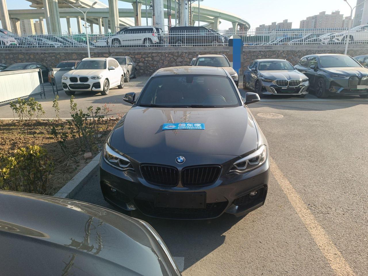 宝马1系已经停产，2系还能维持多久？
前两天帮粉丝验了一台宝马2系，2020年6