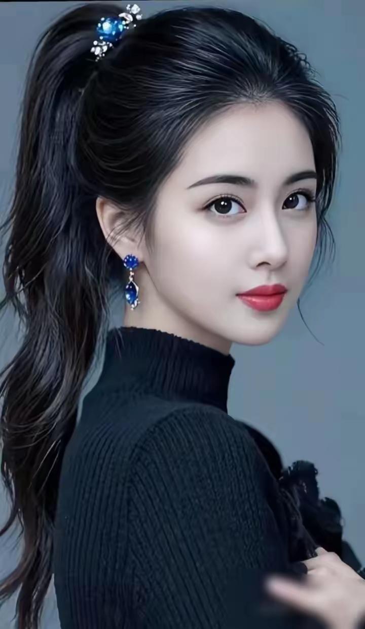 优雅黑丝绒，蓝宝石耳环，气质女神范儿