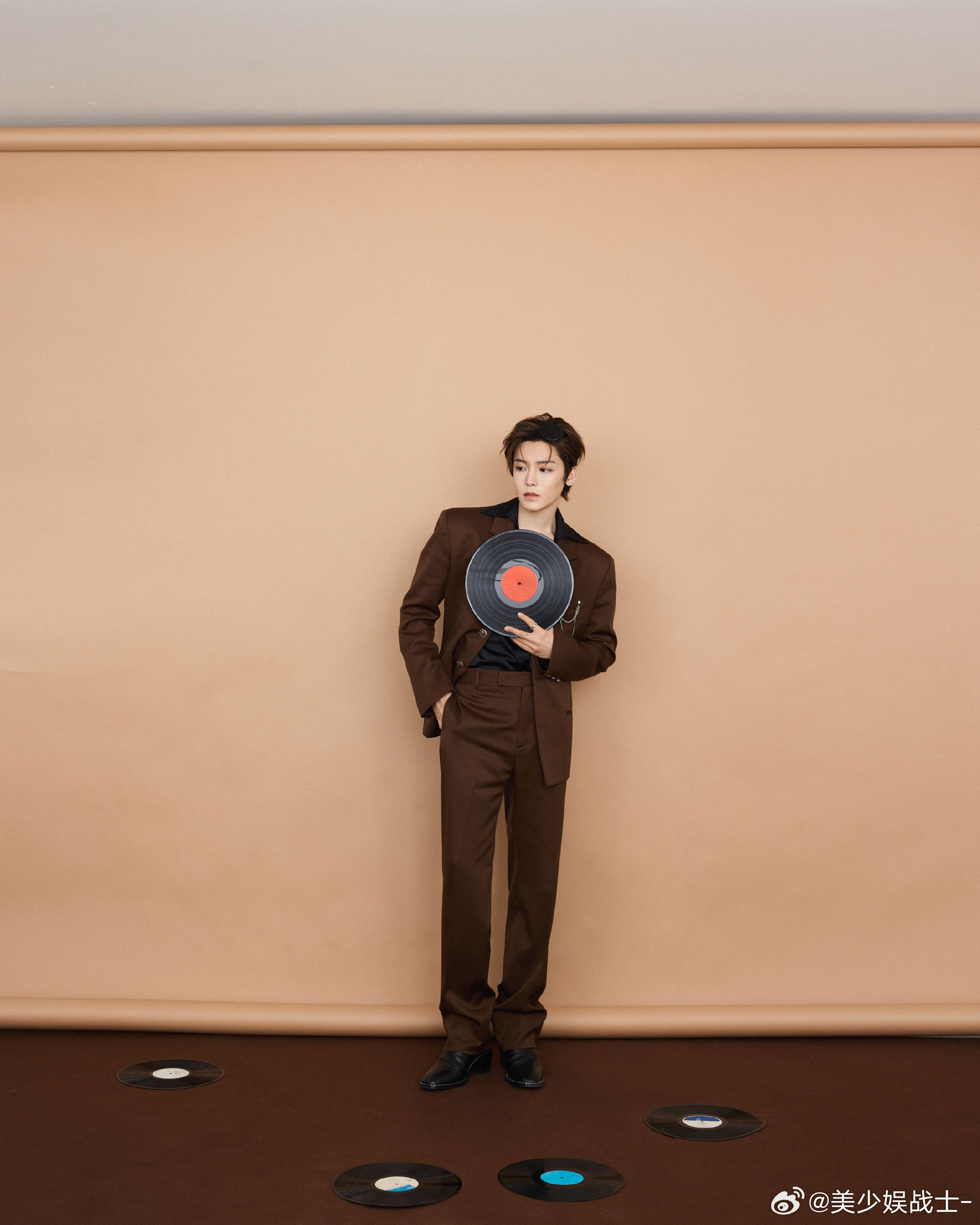 侯明昊 雀骨能不能现在就播呀，我可太期待了 