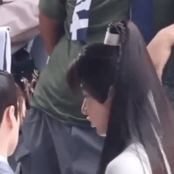 成毅的侧脸真的好虐啊，看他嘴巴嘟嘟嘟，你是否爱了 ​​​