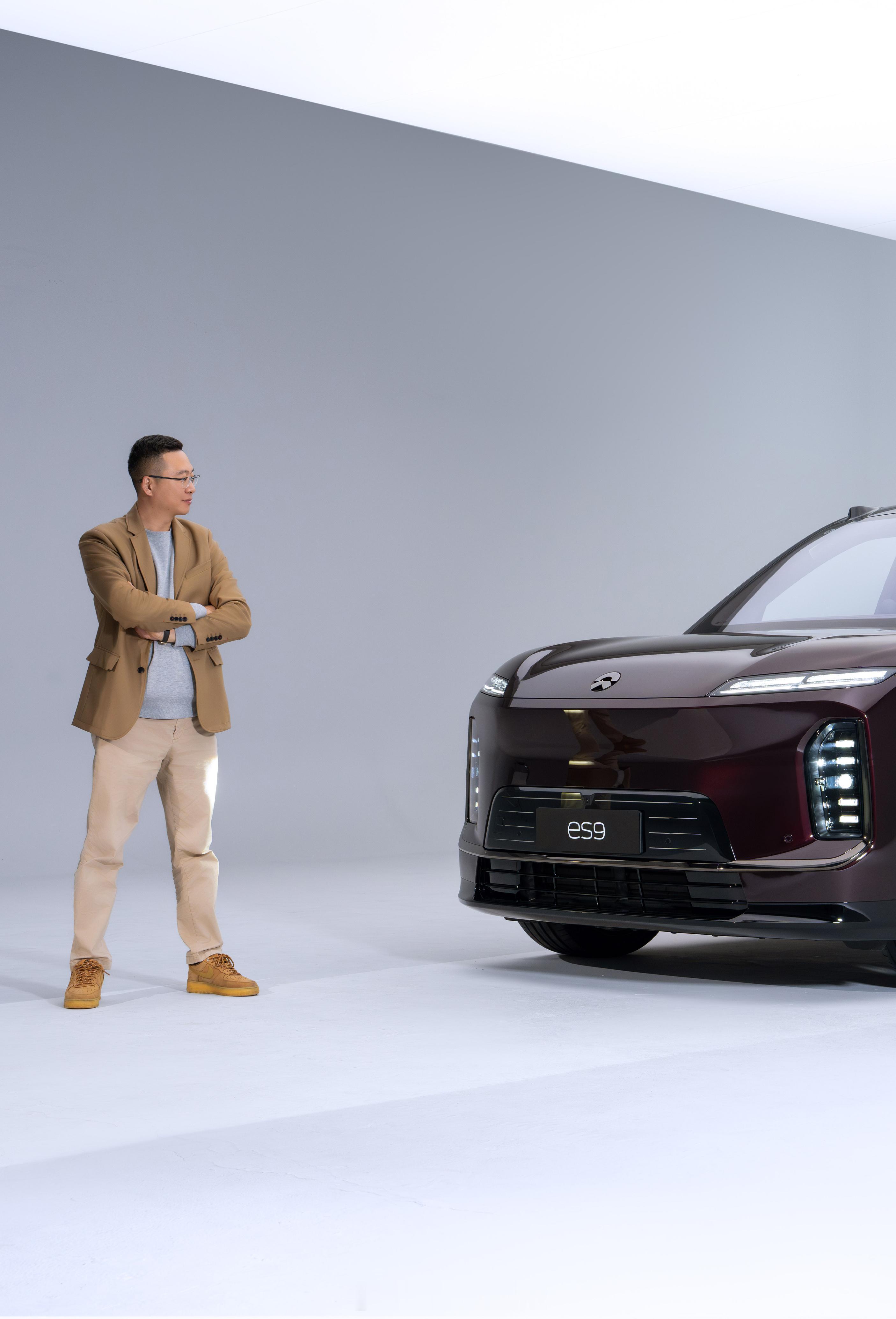 去杭州参加发布会的路上，我就在琢磨蔚来ES9的定价，也特别关注它背后的定价逻辑。