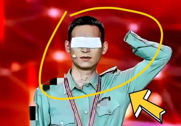 网上有人给杜富国算了笔账：月津贴3万2，国家分了180平的房子，水电燃气全免。