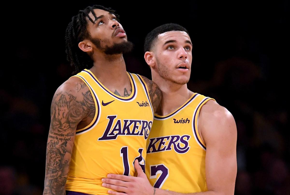 散是满天星！哪些球员离开湖人后大放异彩？
5.鲍尔
鲍尔是17年榜眼，新秀赛季在