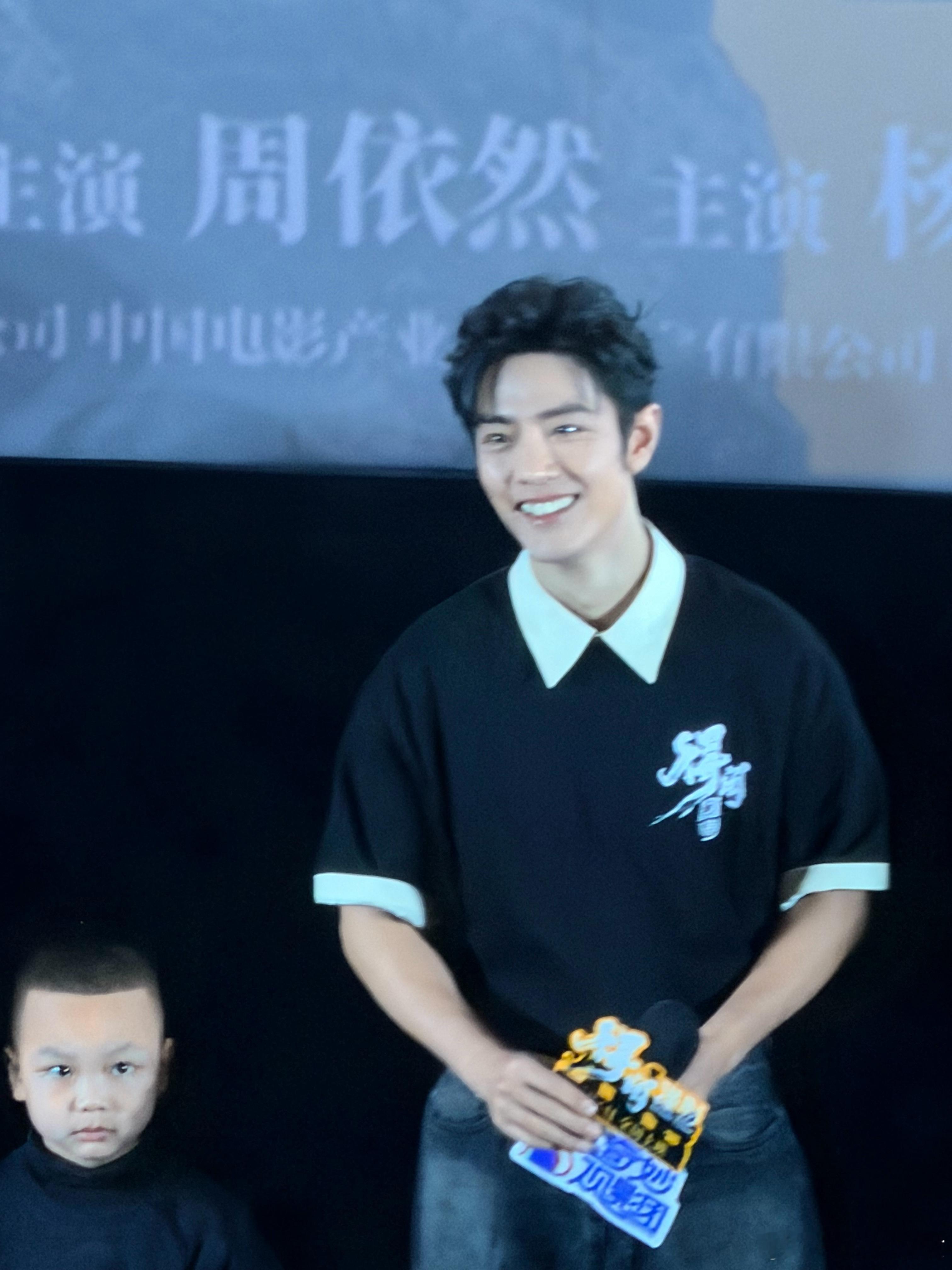 肖战 惊喜发现，片尾曲是肖战唱的！摇滚rap类型，歌词是和人物台词非常贴合的，好