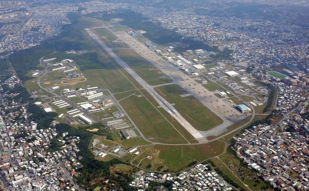 日本终于遇到大流氓了，却一点办法也没有。
日本这些年为了冲绳基地的事儿一直忙活，