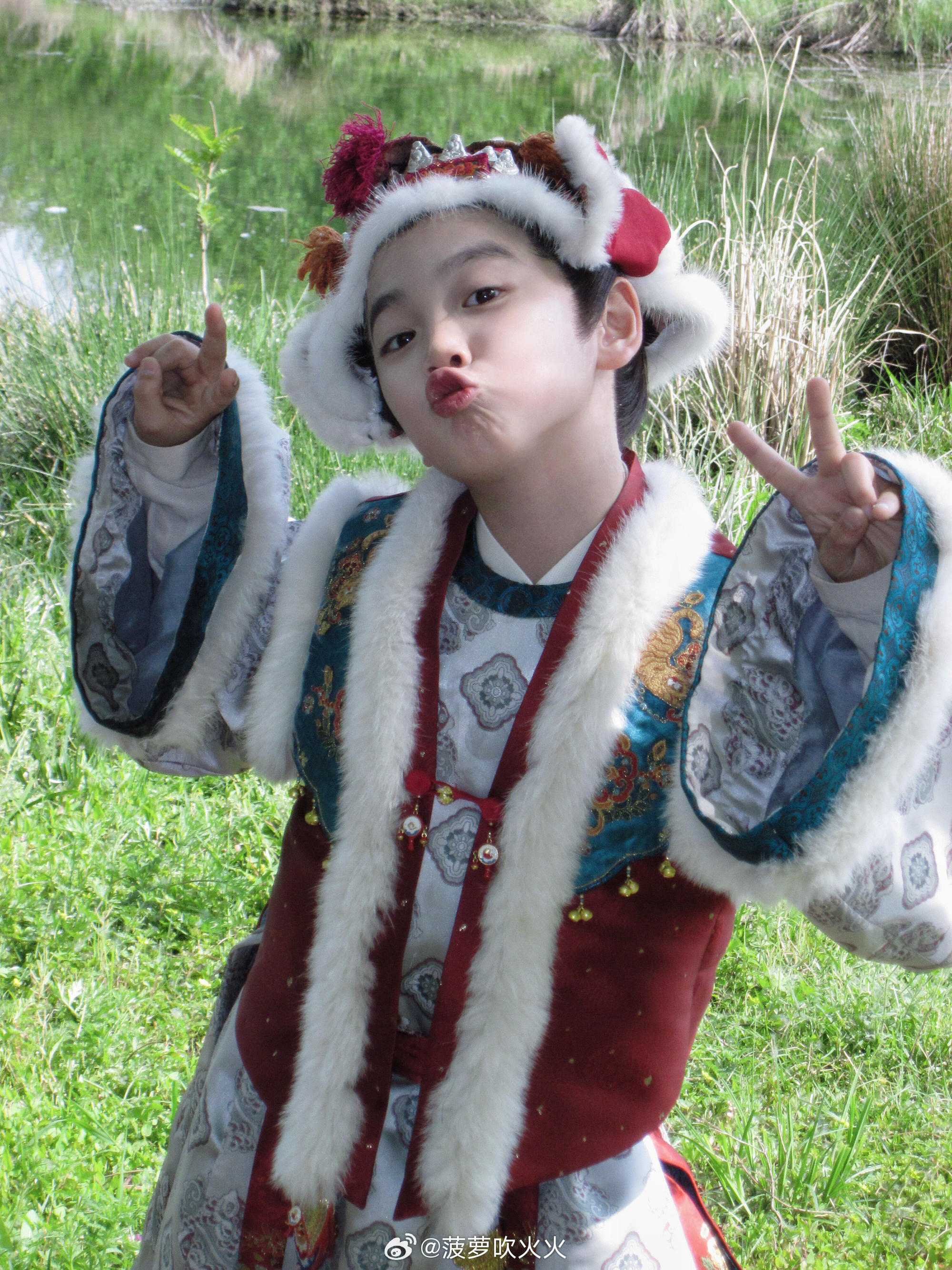 邓凯孔雪儿吴佳峻群名叫一家三口爸爸妈妈是不是忘记拉我进群了家属感太重了，俞宝儿上