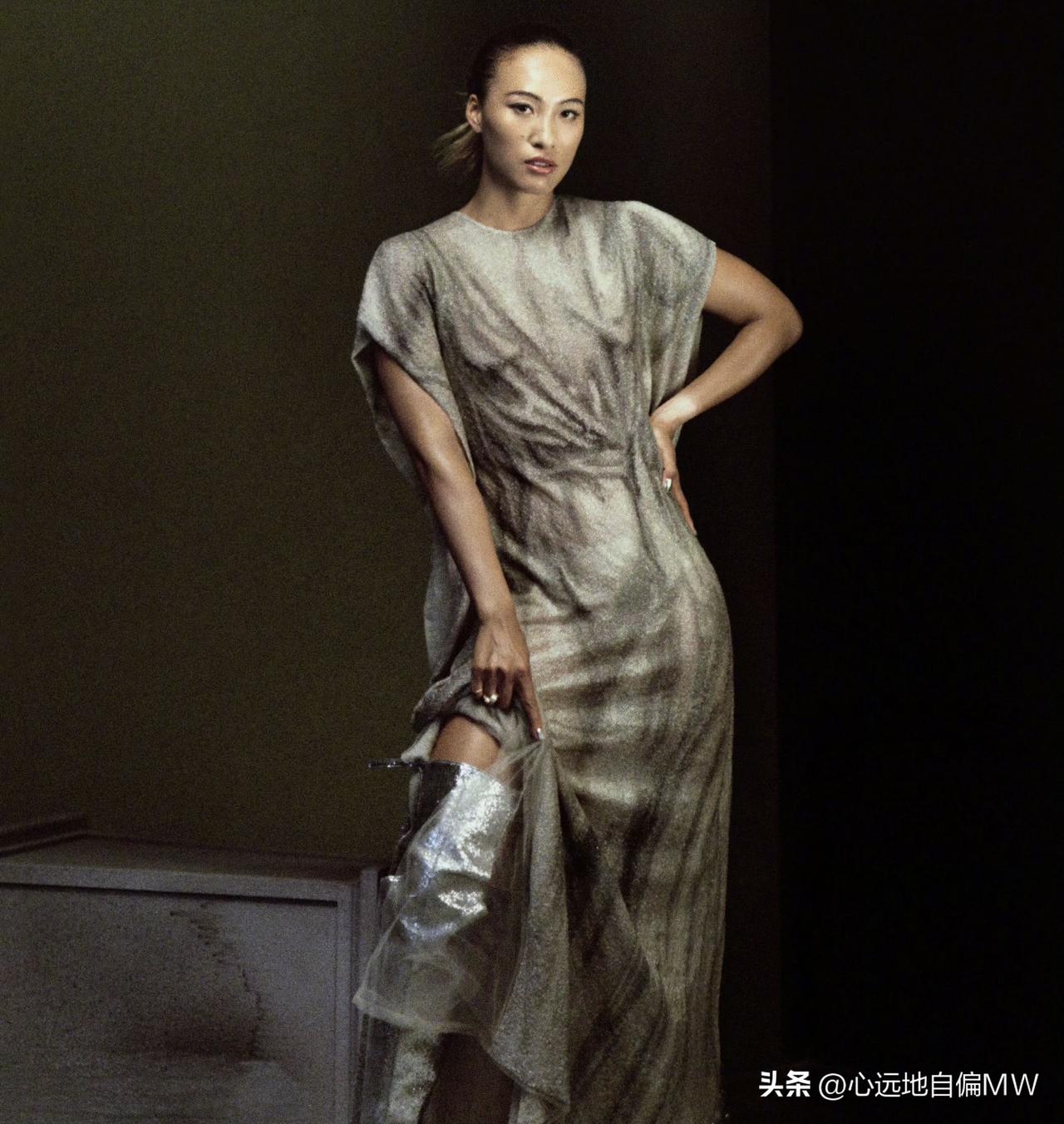 郑钦文王者归来

WTA1000中国网球公开赛，温网首轮落败后接受手肘手术的中国