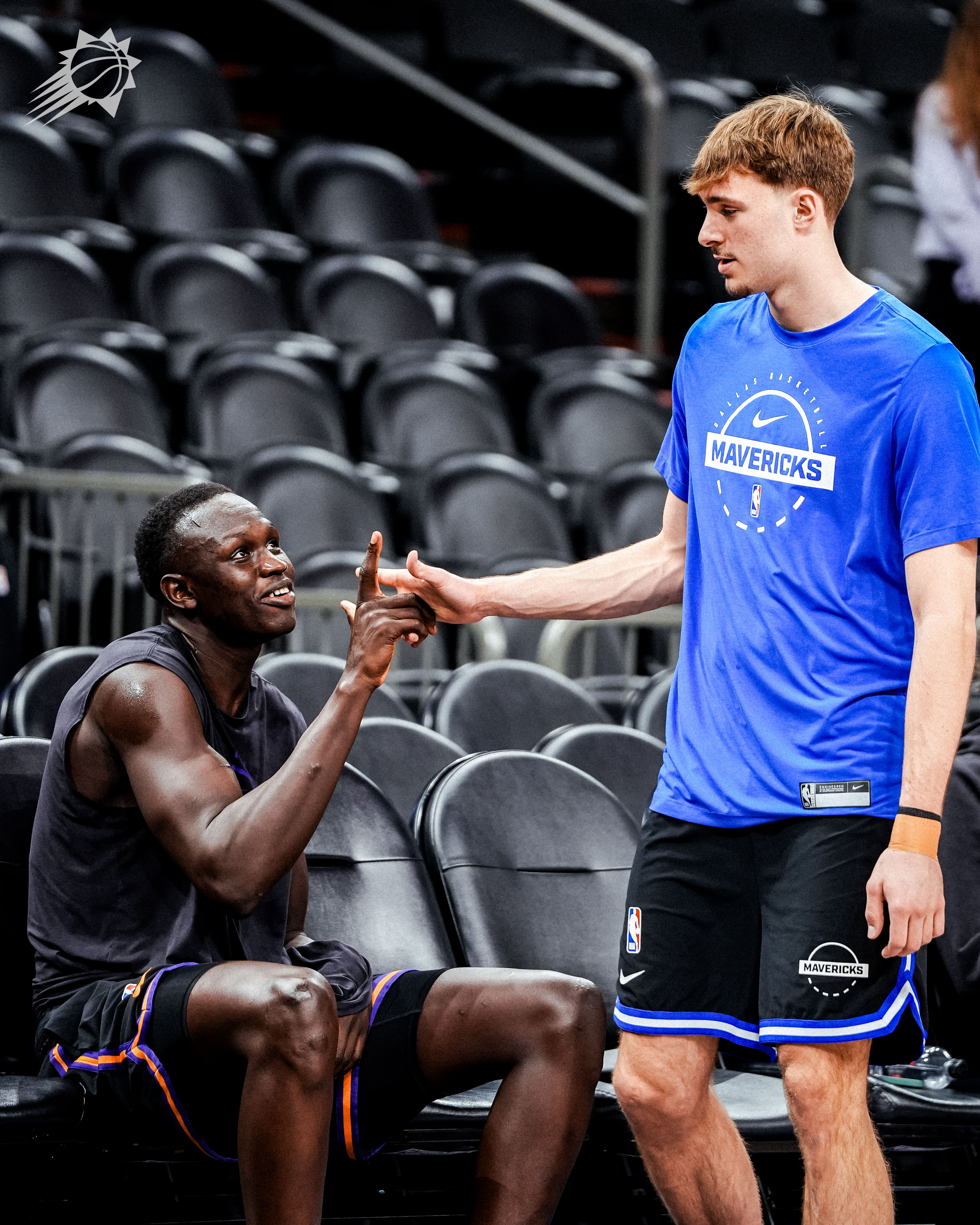 招呼还是要打的✌️菲尼克斯太阳独行侠vs太阳旭日东升