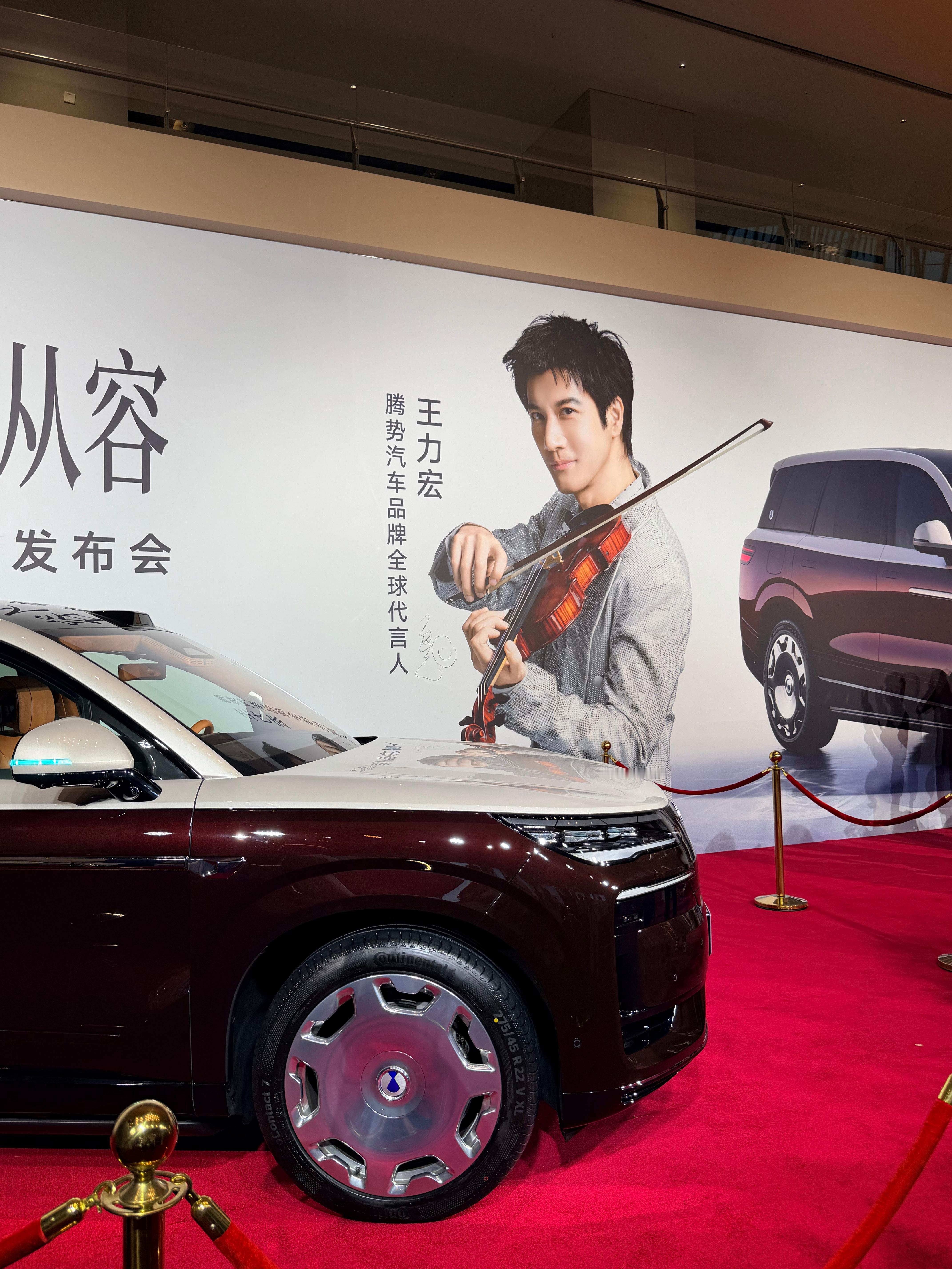 王力宏这次真的挺敢玩。代言费过千万，他不买房也不存银行，直接全砸比亚迪股票里，还