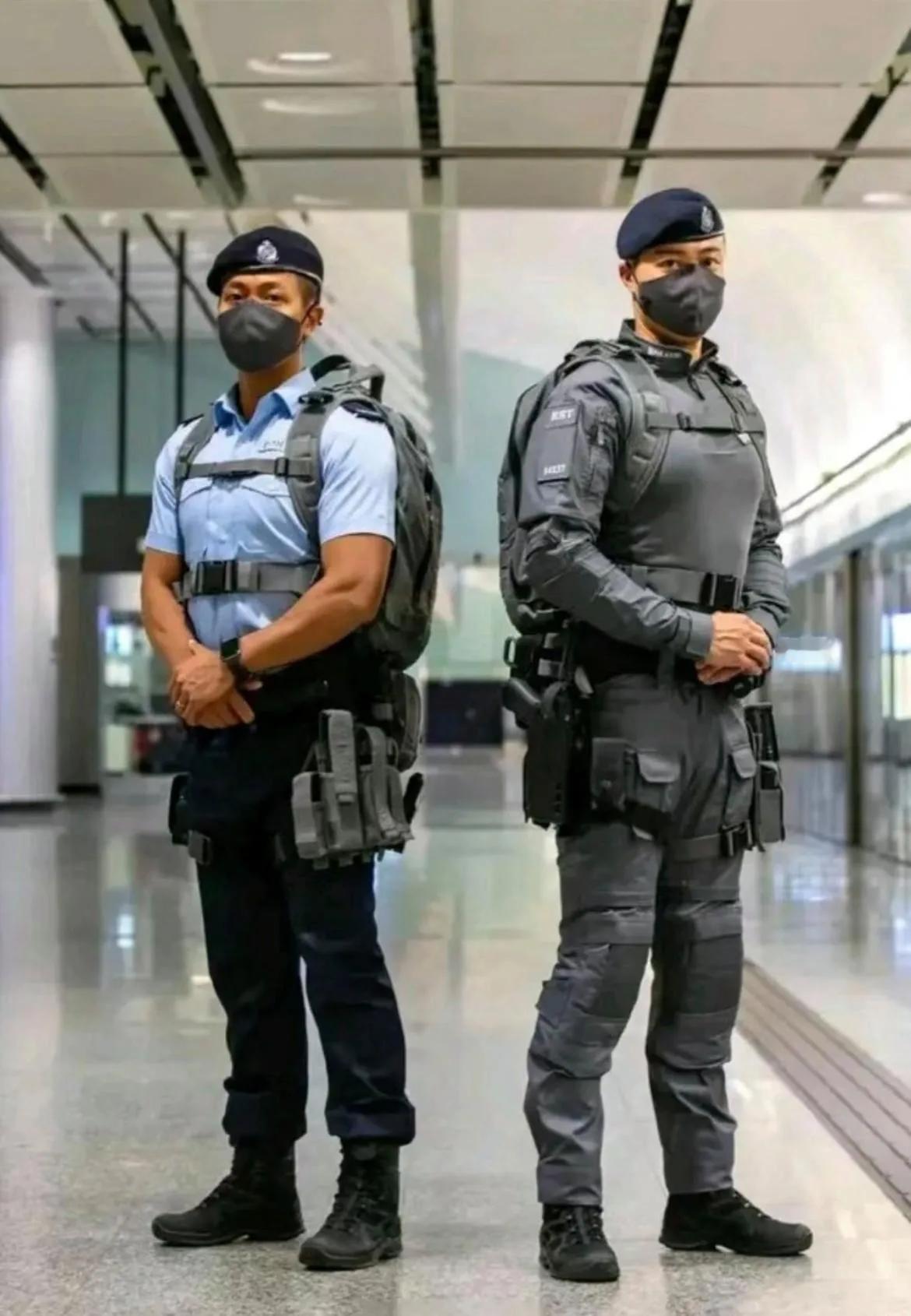 人靠衣装：港警与内地警察。
