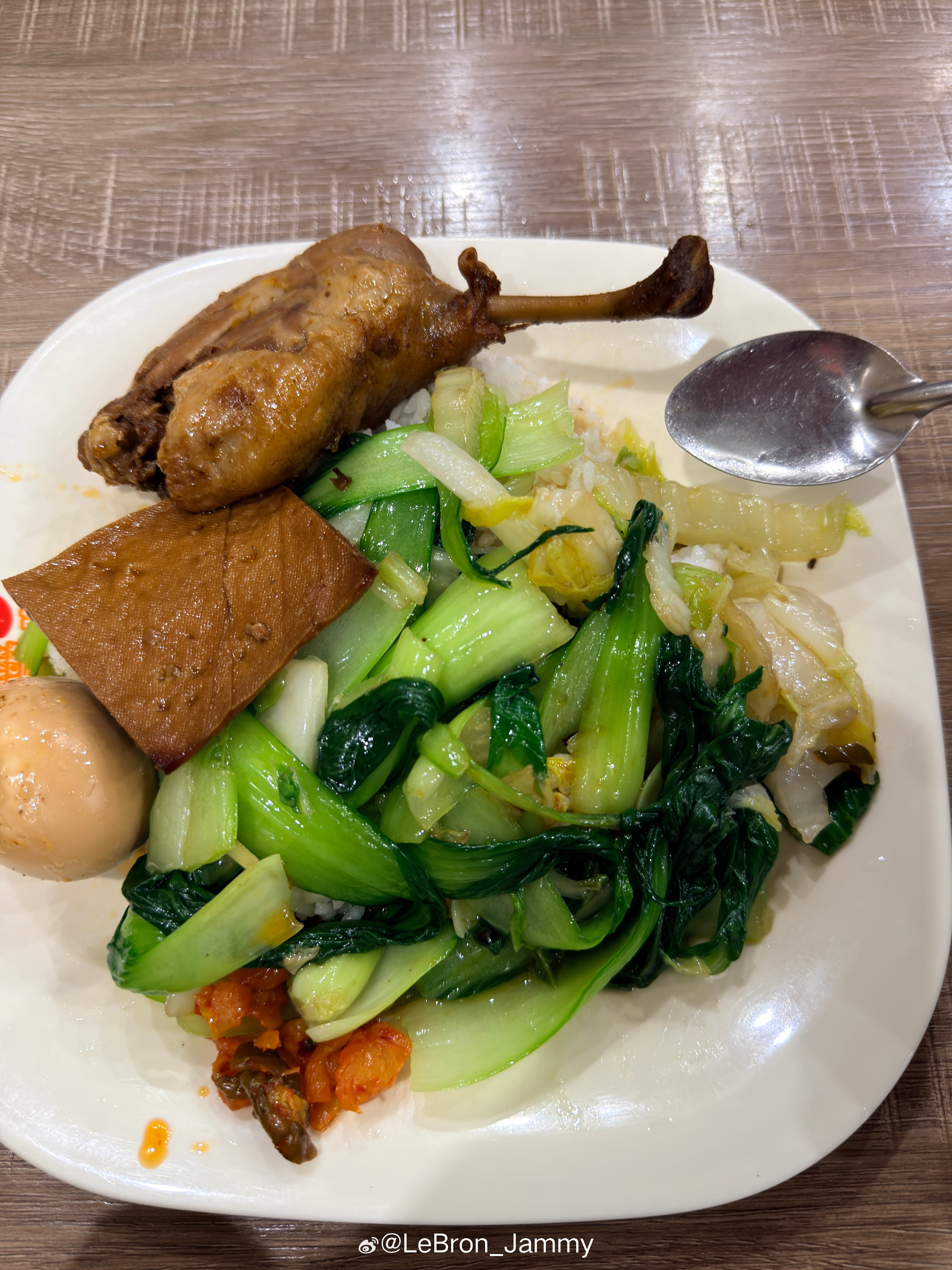 泪水打湿鸭腿饭，还想加个荷包蛋🍳 