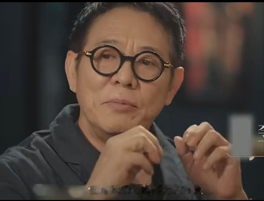 人和AI最大的区别 AI追求完美统一，人类贵在千姿百态。每个人的成长轨迹截然不同