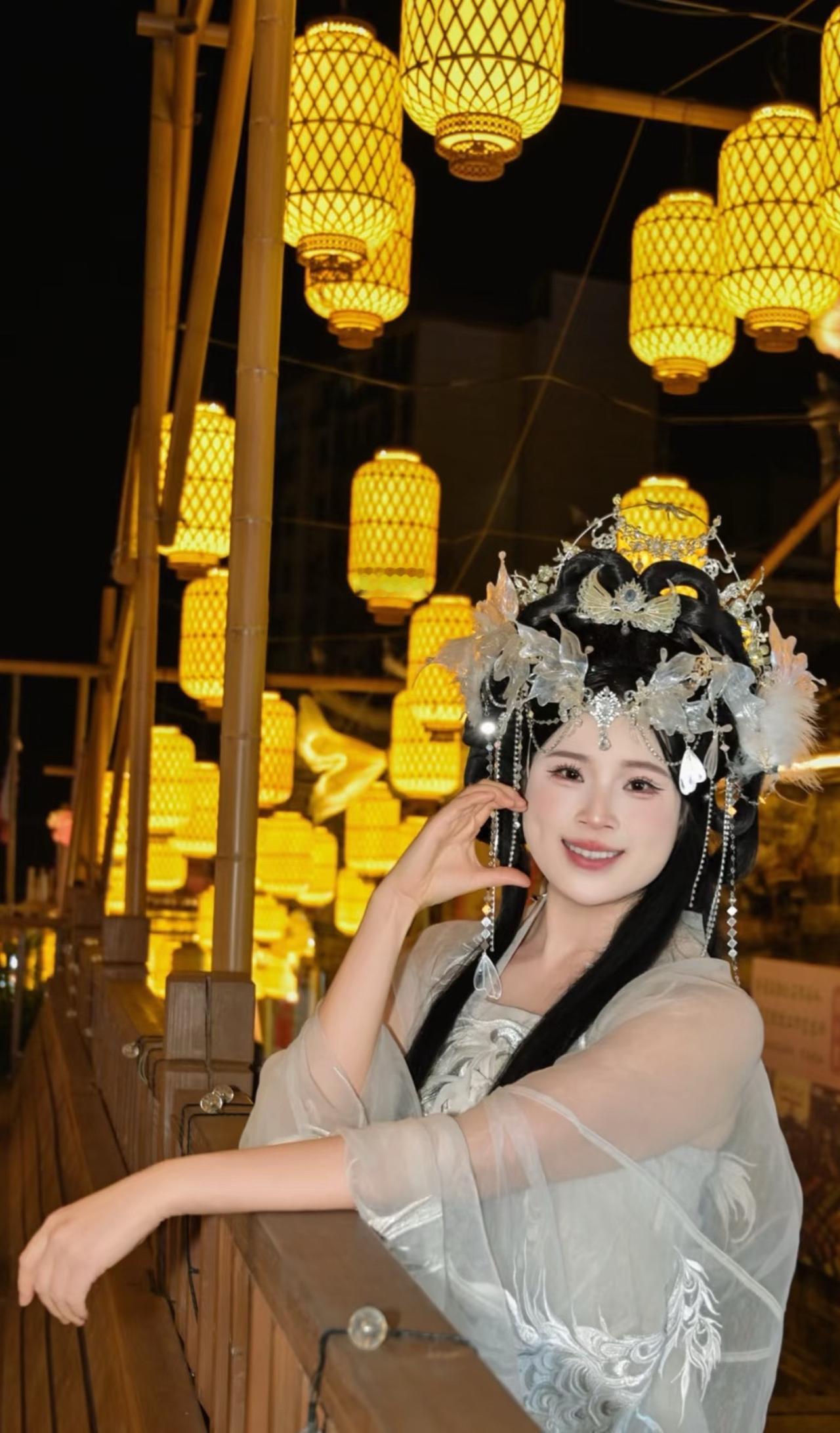 江西的韵味，藏在赣南清晨的茶山雾霭里，隐在宜春夜晚温润的泉水中，回荡在抚州山谷的