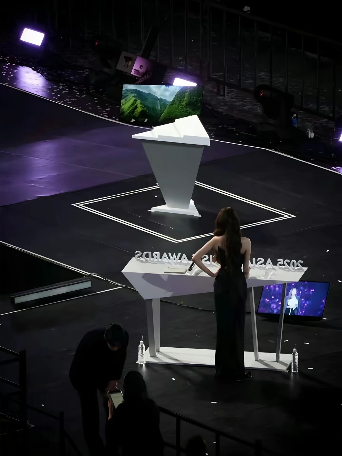 我甚至会对着张元英的背影感叹 天资是很残忍的东西…. 