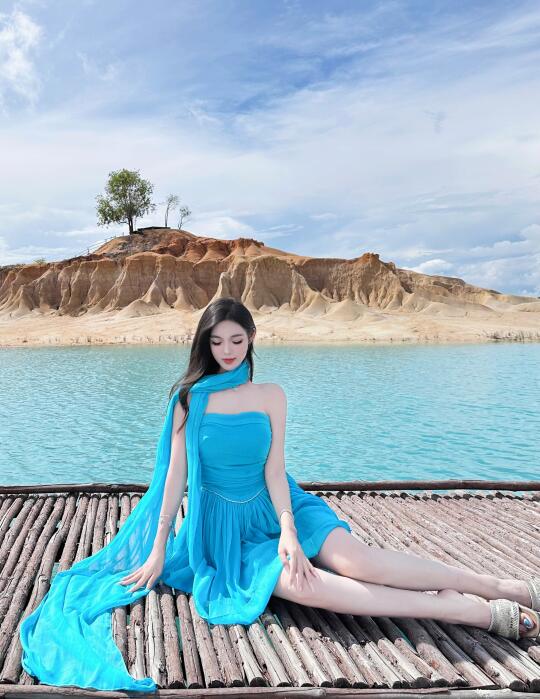 Blue lake🏝️