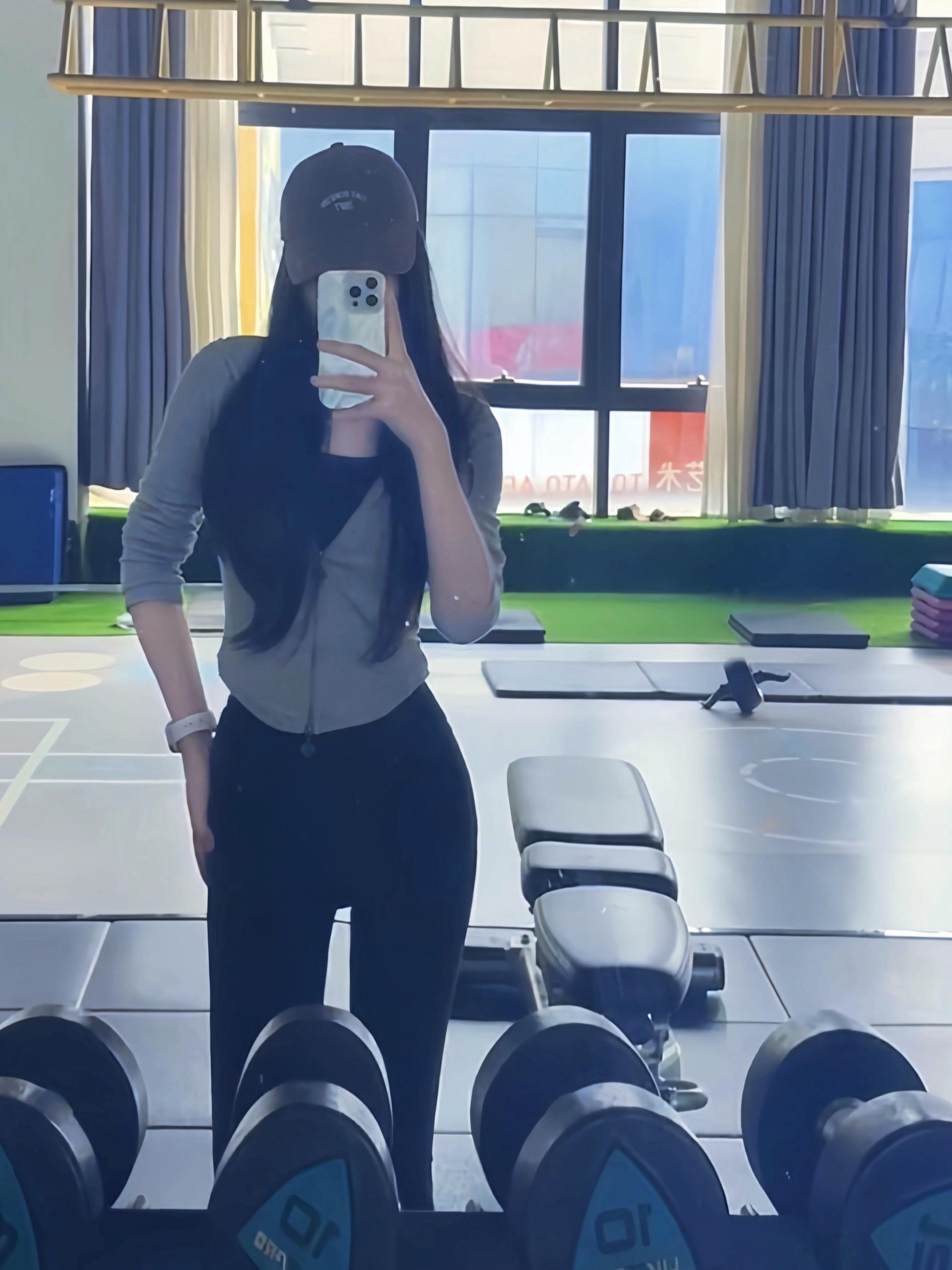 力量是自己给的 见人不如健身。