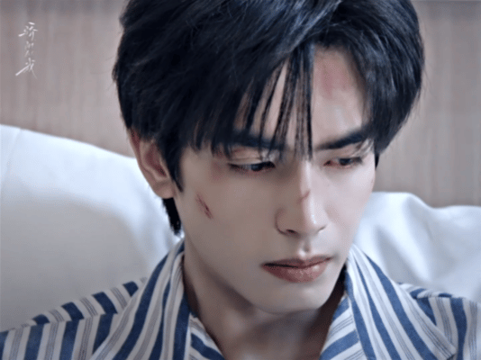 林屿森 林医生心疼林屿森 林屿森的隐忍让人心疼，所有委屈都自己扛，明明什么都没做