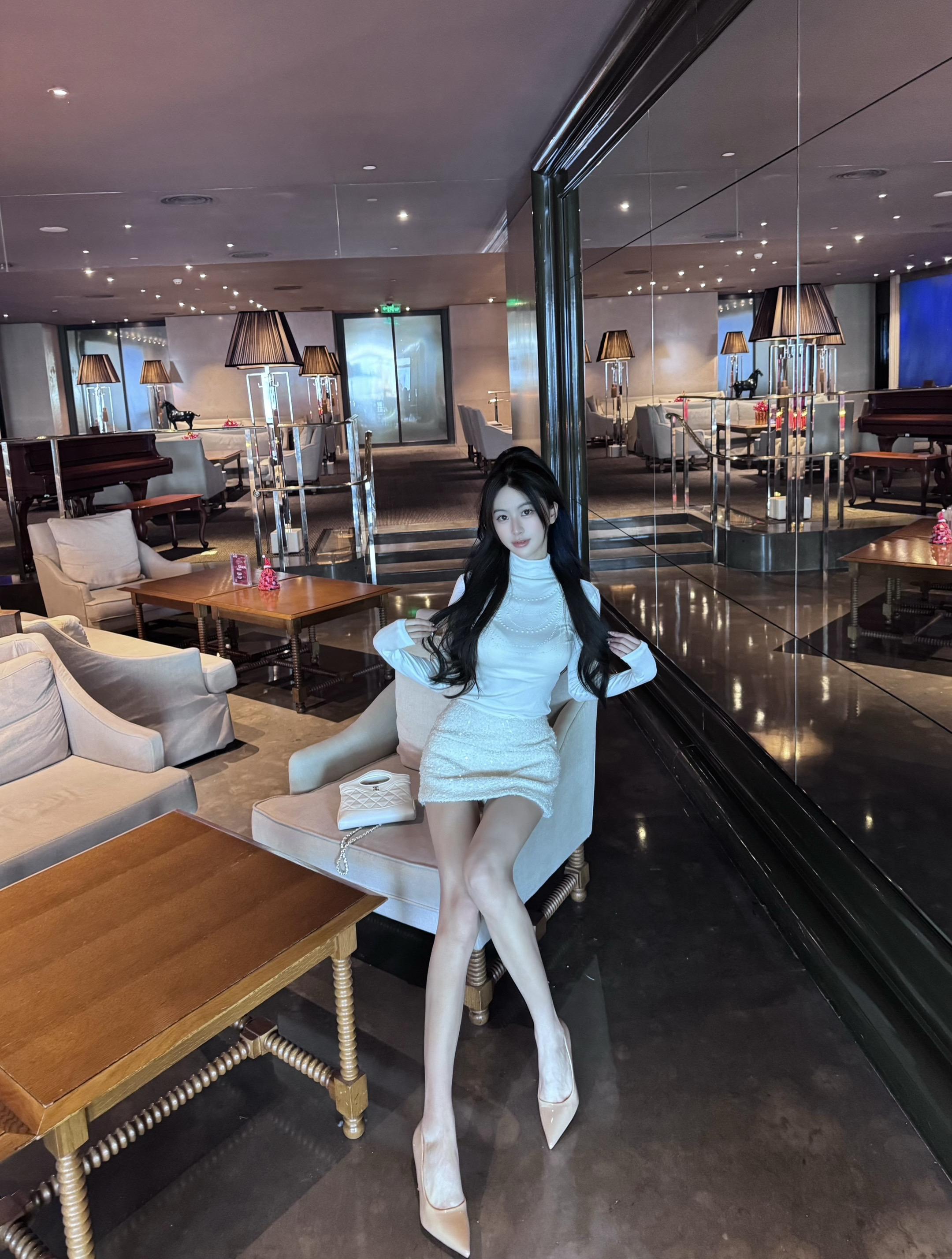 三观太正根本谈不上恋爱。三观太正的人是谈不成恋爱的，同龄人都在乱搞男女...