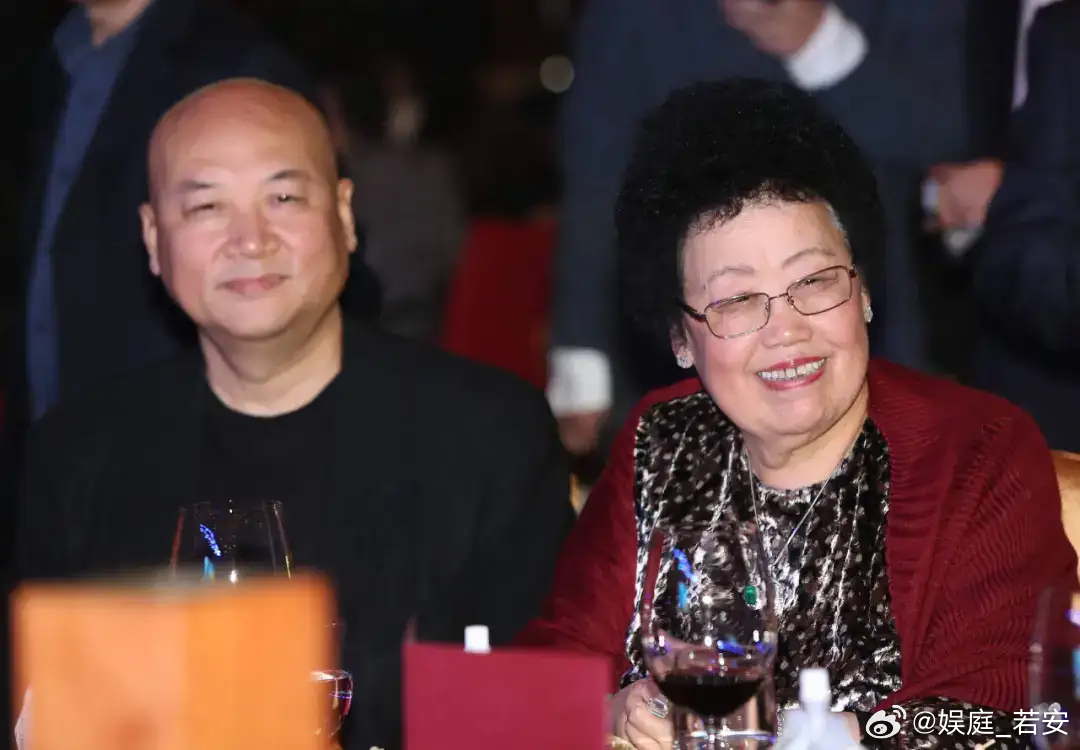 4月7日，富华国际集团发布讣告公布陈丽华去世。我们怀着无比沉痛的心情，谨此泣告: