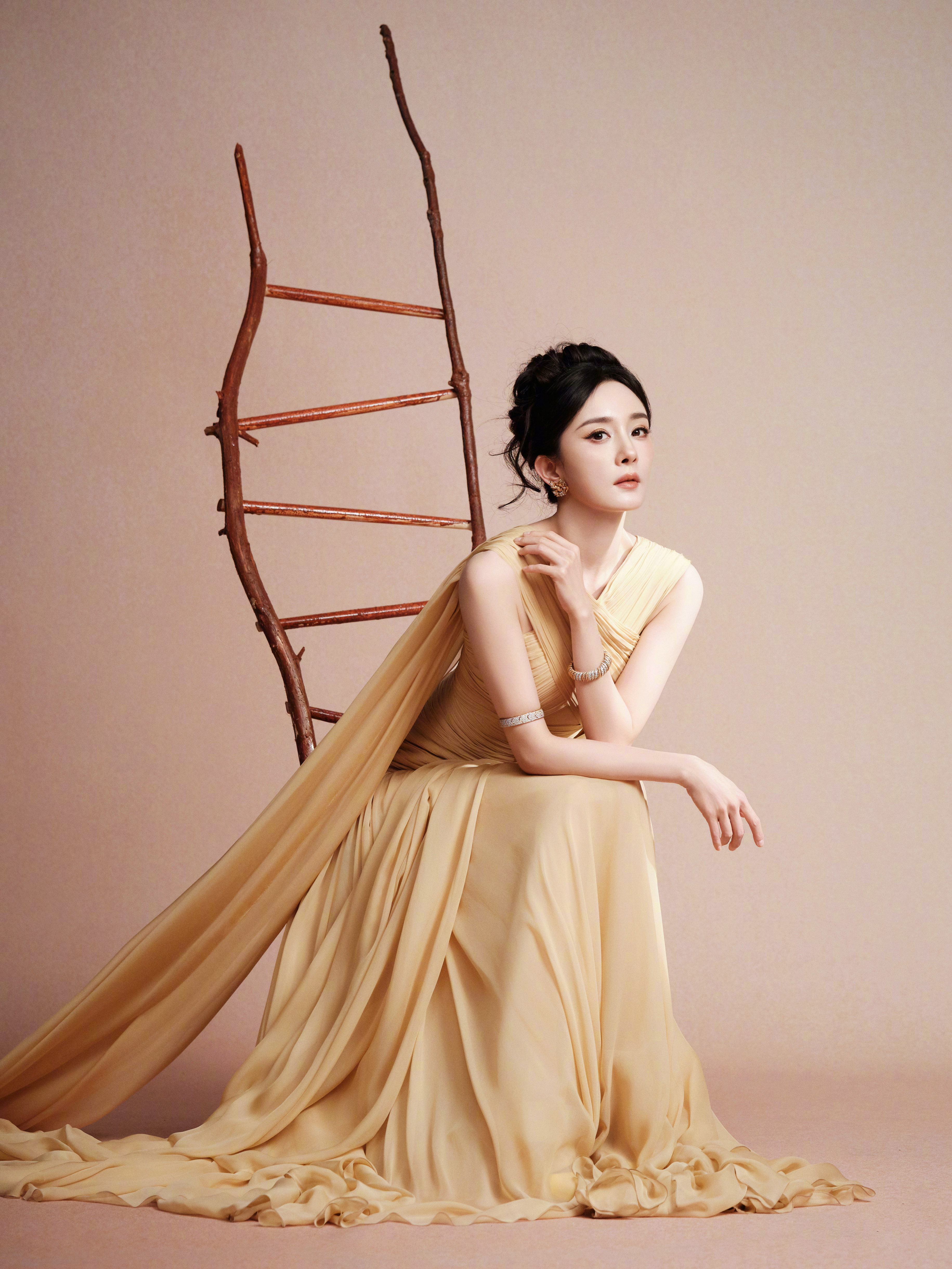 杨幂 × 2025爱奇艺尖叫之夜 身穿 Zuhair Murad 2025 全新