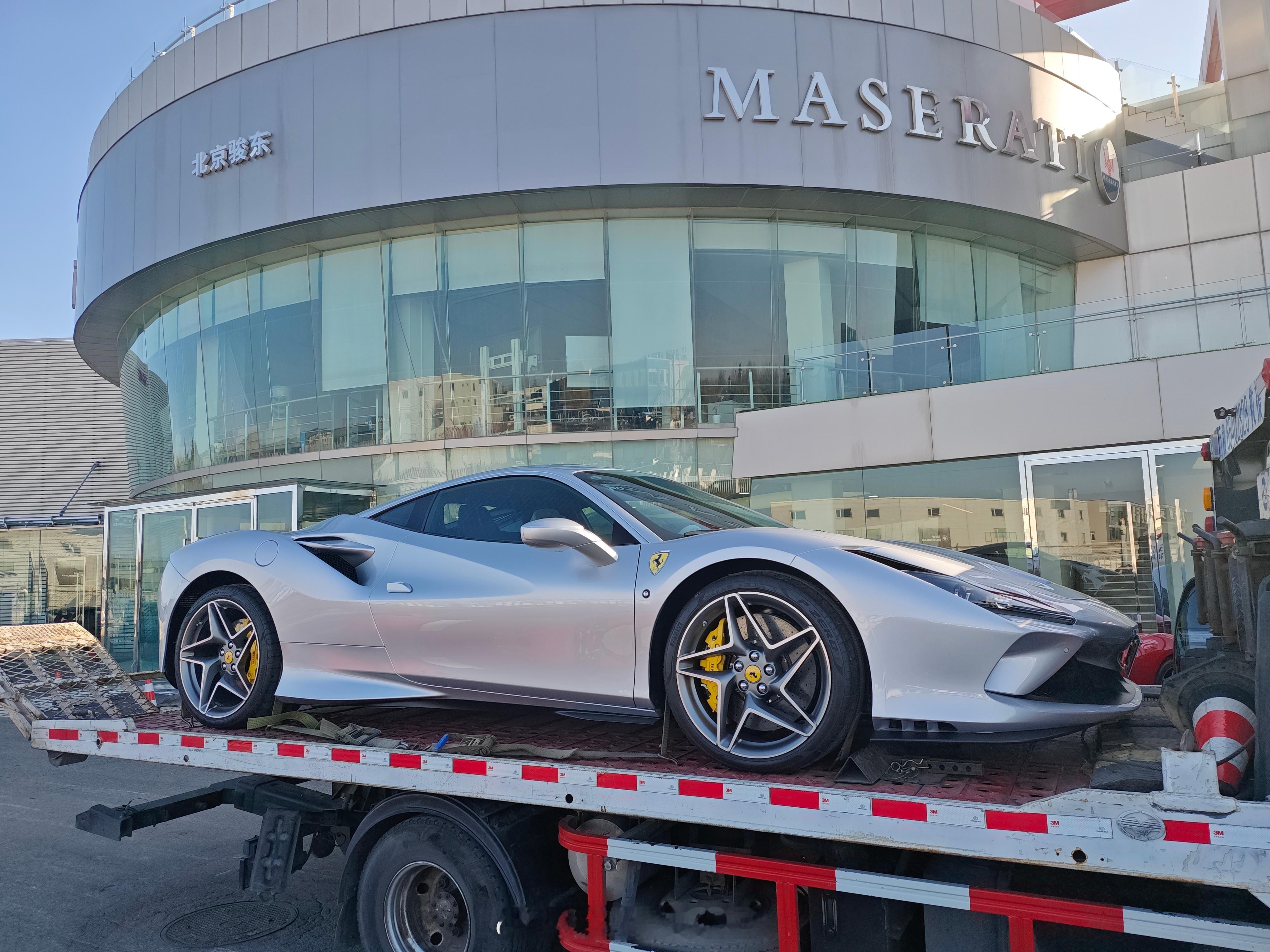 今日北京，F8 Tributo例行保养~🐎看了一下图5-6 app上的保养记录