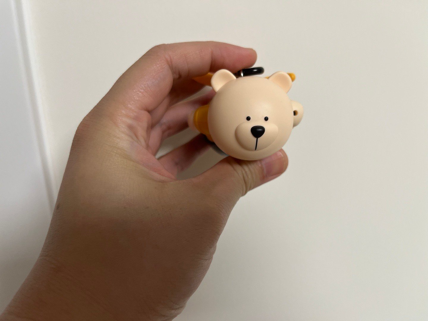 星巴克这个小熊造型激光笔逗猫棒真的是这几年最好看的周边。 ​​​