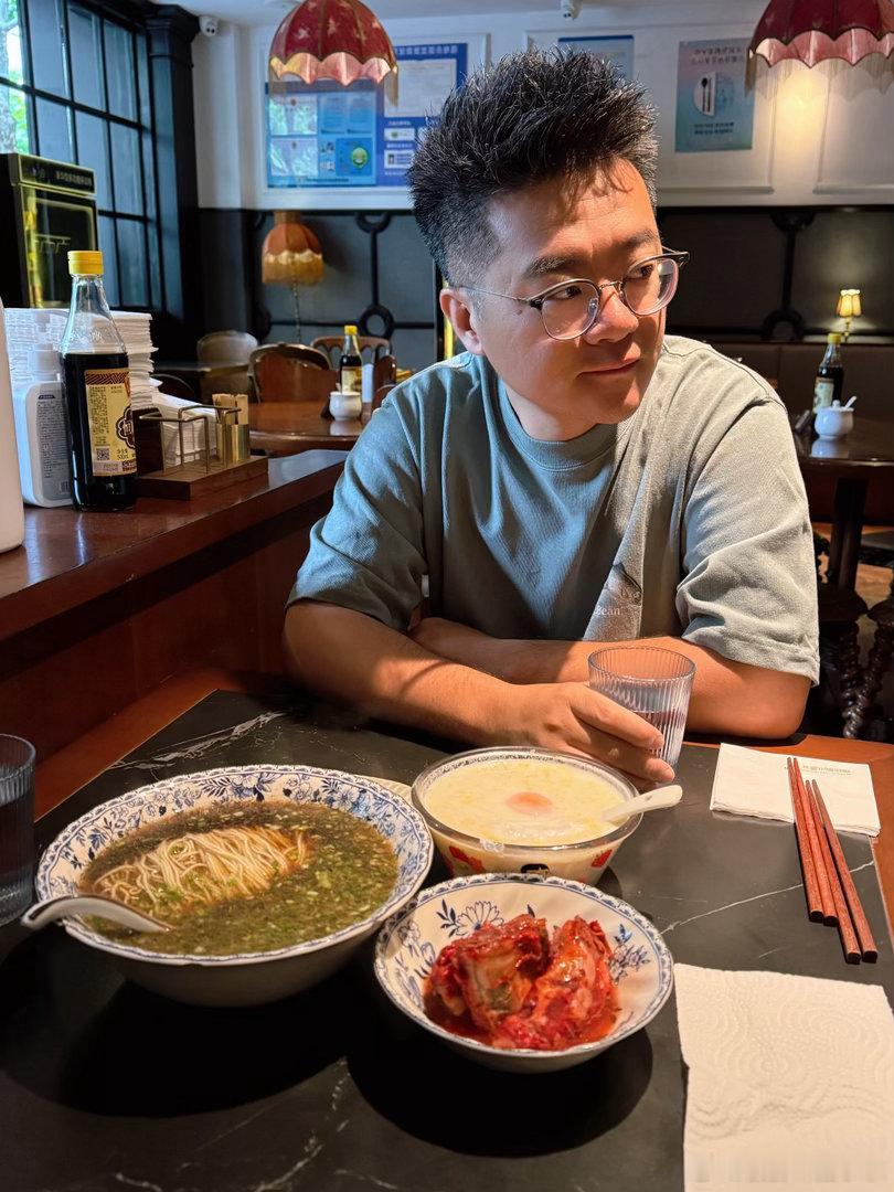 早起简单吃碗无锡汤面 