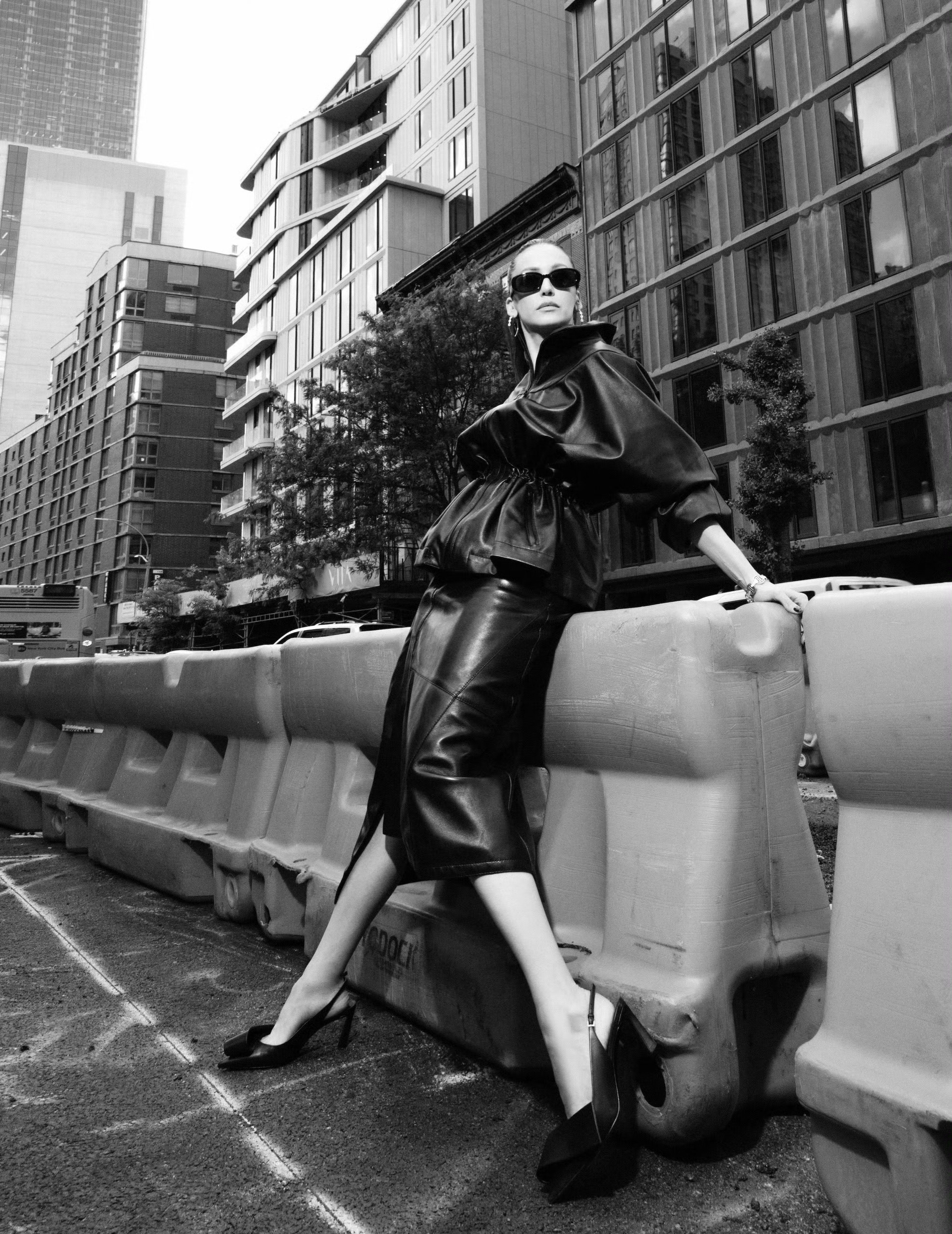 Nina Dobrev 摄影： Petros Kouiouris Flaunt 