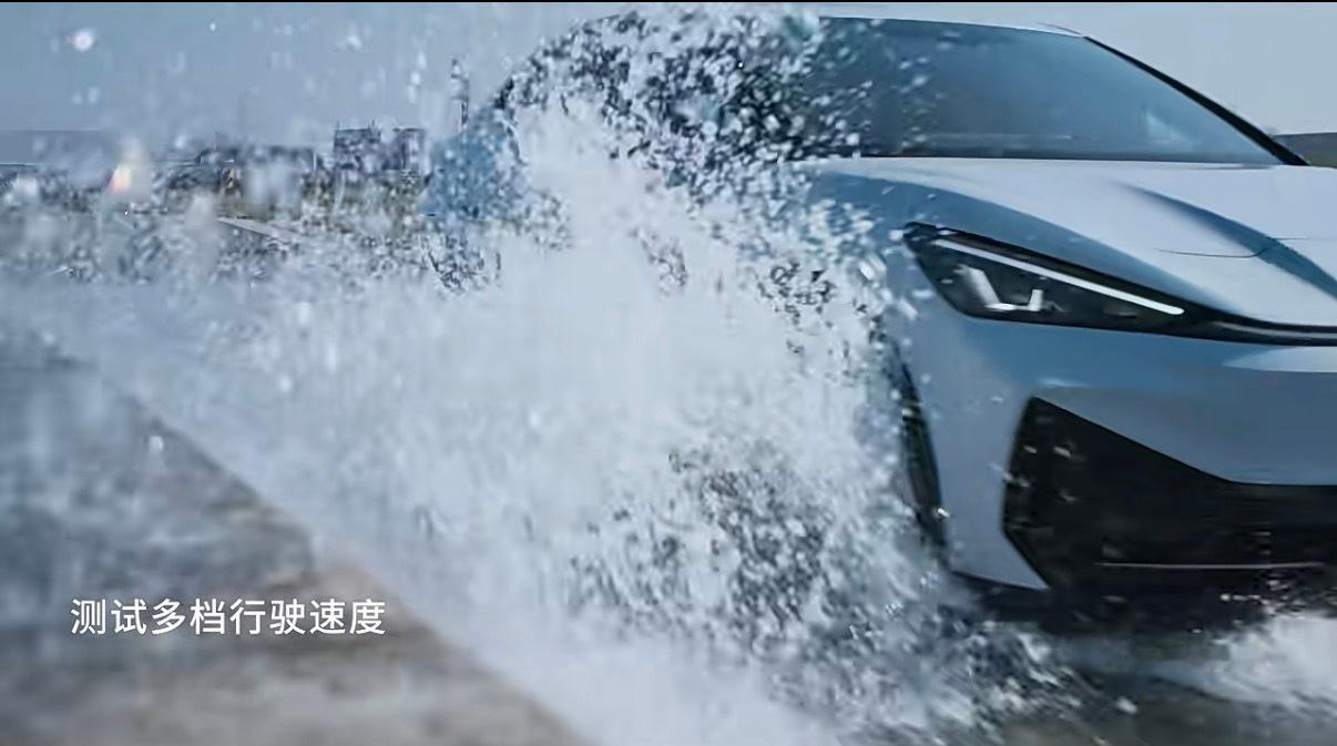 看多了车企刺激的碰撞测试、智能辅助驾驶测试……说实话再看整车密封性测试，总觉得有