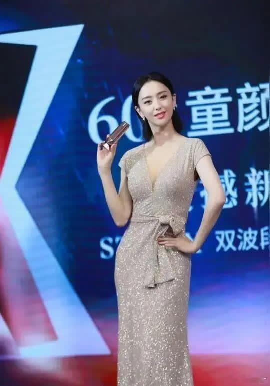  佟丽娅董璇：友情比娃圈八卦好磕！  别乱传！佟丽娅董璇的"神仙售后"比娃圈八卦