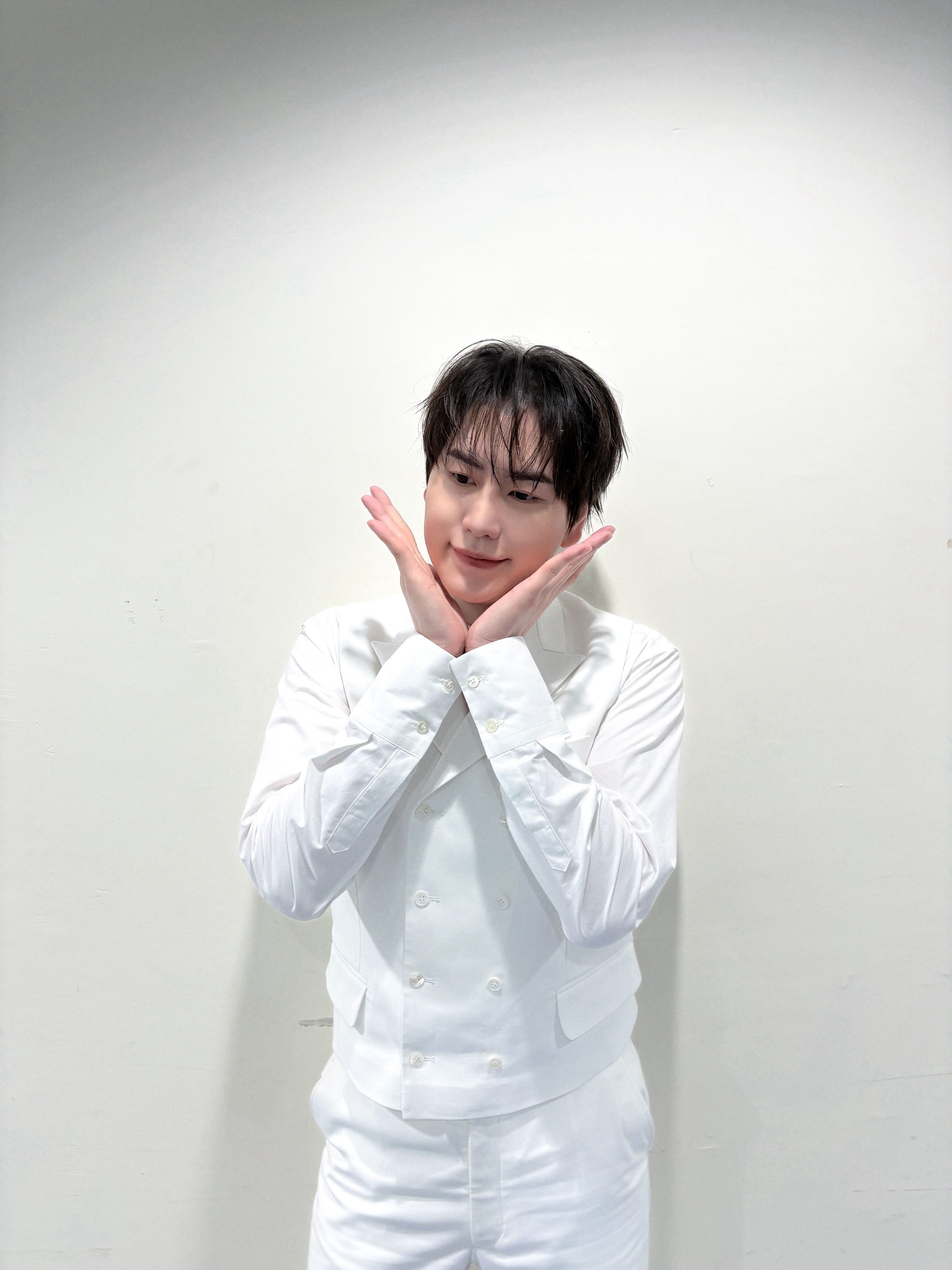“CB百蓝_。260628 kyuhyun_official更新曺圭贤 相关：H