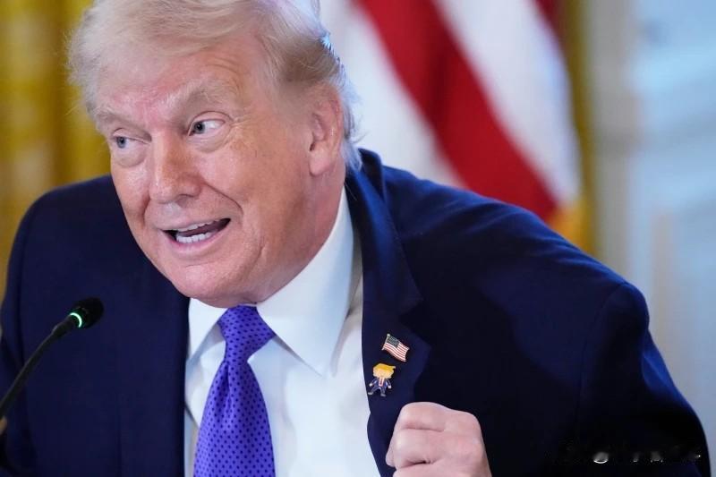 【特朗普：格陵兰是美国“金穹项”导弹防御系统的关键部分】
华盛顿时间2026年1