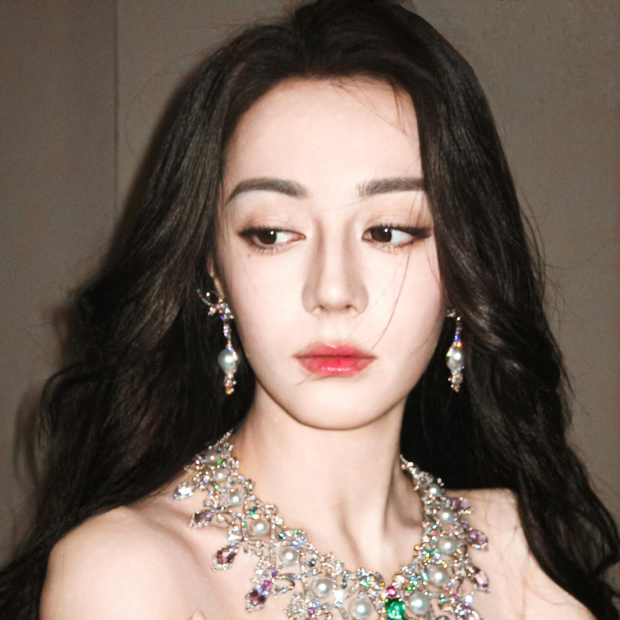 𝐒𝒉𝒂𝒓𝒆 | ‧₊˚ ᜊ 迪丽热巴头像 ᜊ ‧₊˚ 