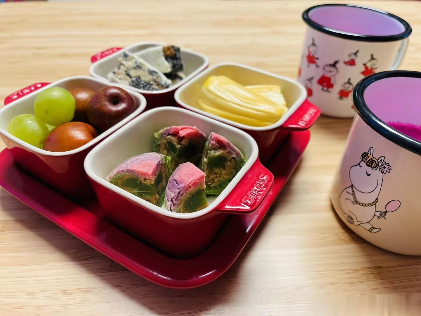 辰辰小朋友今天有点不舒服，我把她早早接回来，一起高能量饮食[666][666][