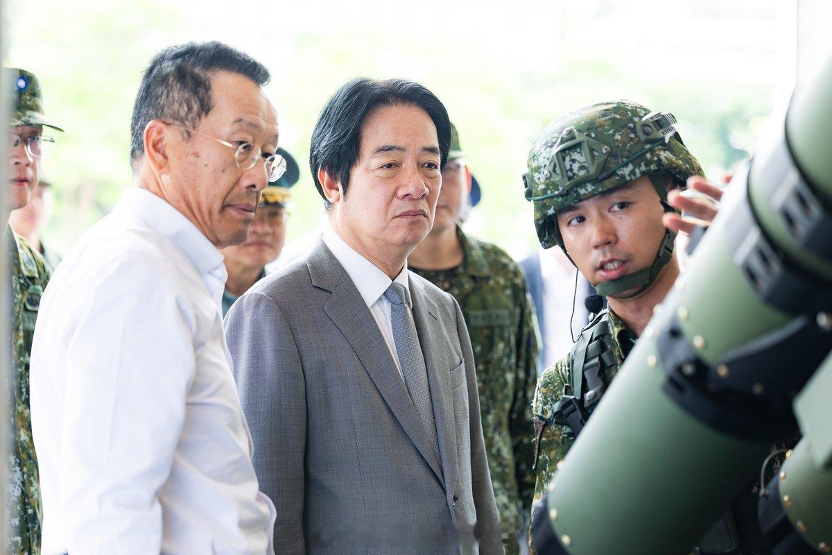 台海局势 赖清德、顾立雄昨天视察关渡地区指挥部龙陵营区时透露，关指部下属无人机中
