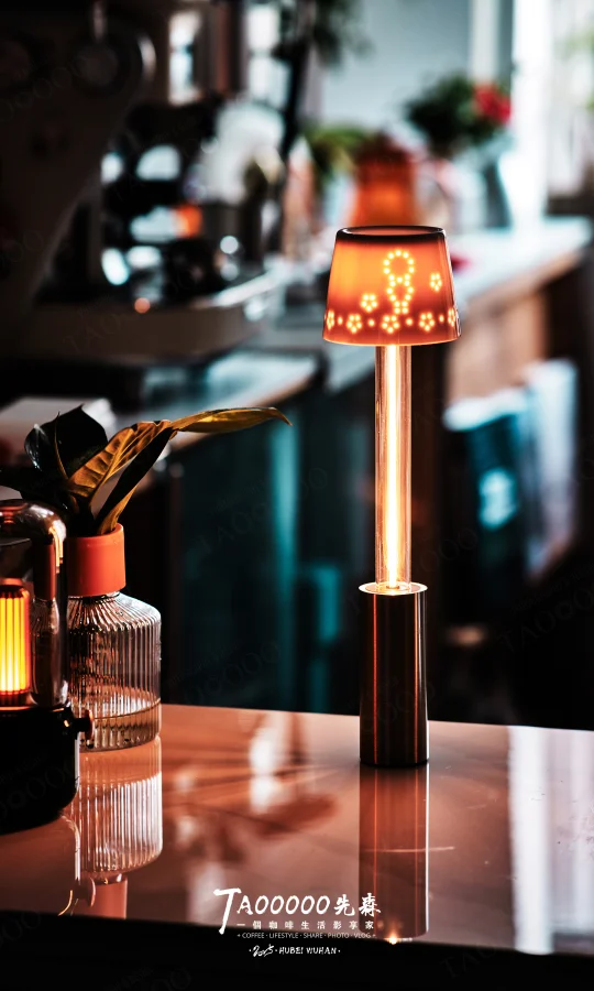 咖啡杯被我玩坏了，哈哈哈哈